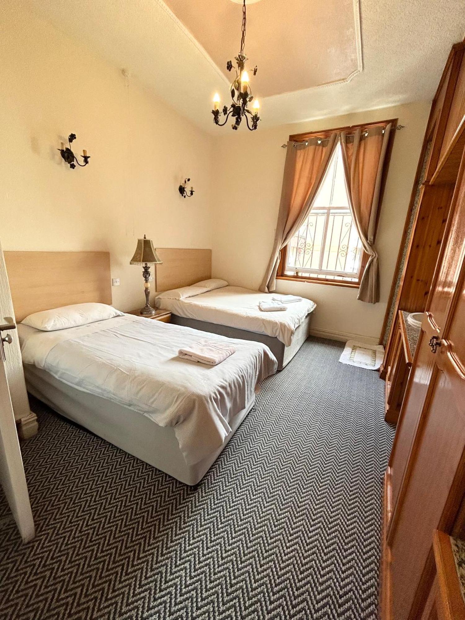 The Egerton Arms Hotel Salford Солфорд Экстерьер фото